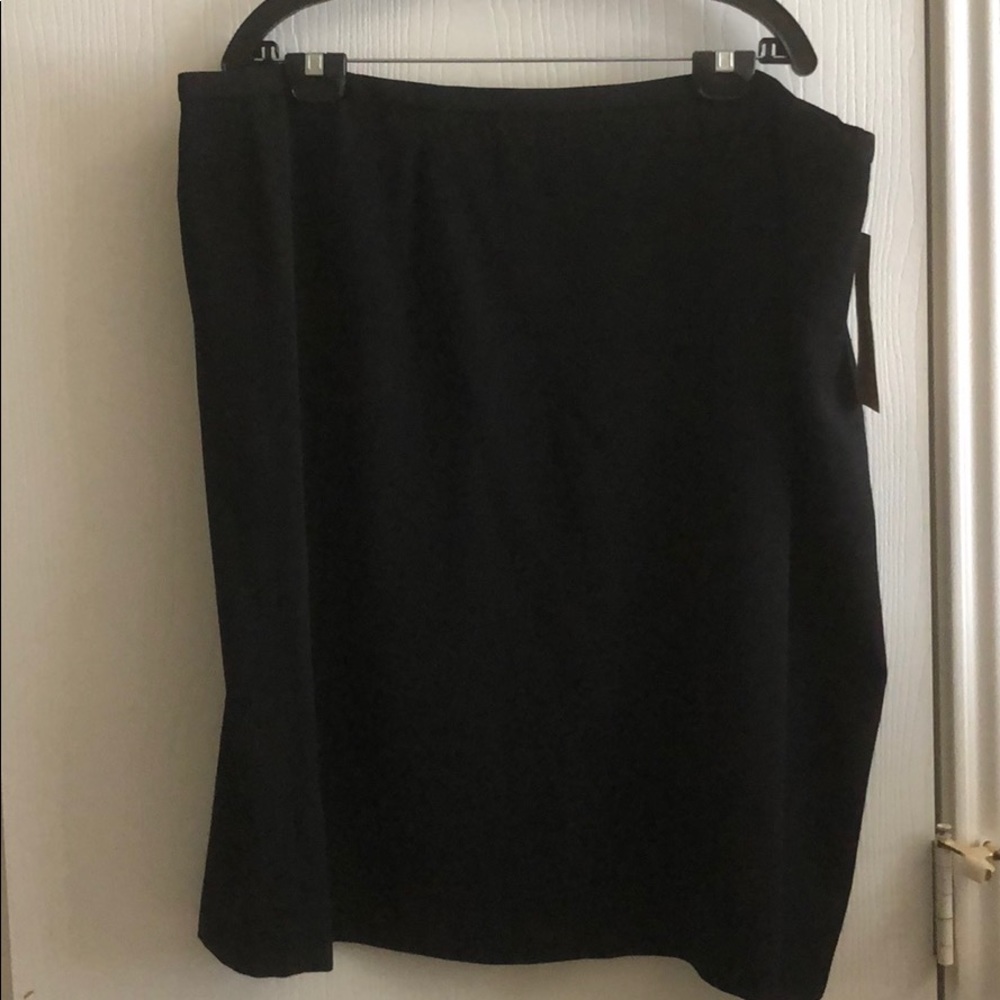 Apostrophe Essential Black Skirt.
